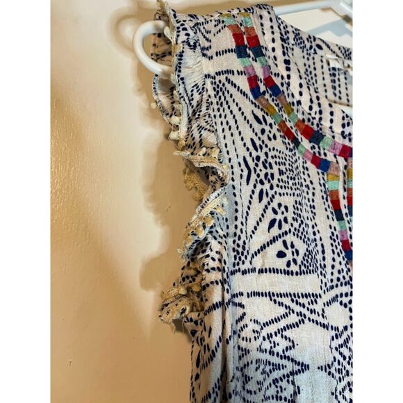 THML Anthropolgie Modern Boho Embroidered White/Blue Print Ruffle Cap Slve Top S - Picture 5 of 6